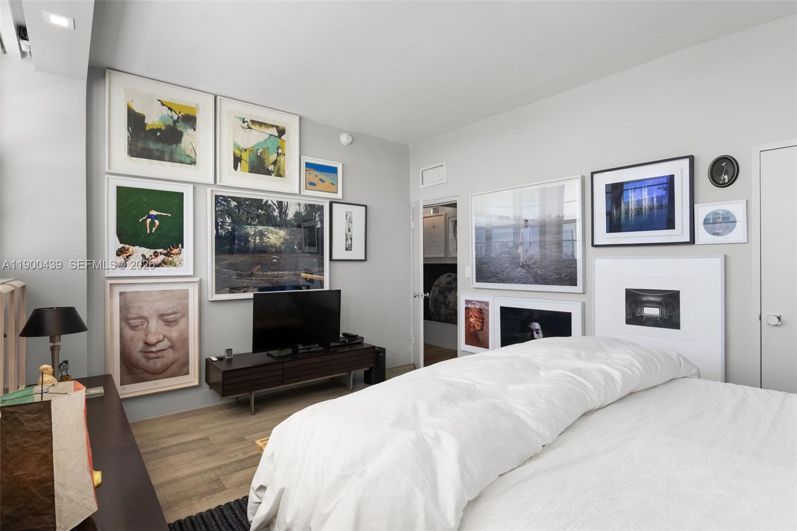 800 West Ave Unit: PH22