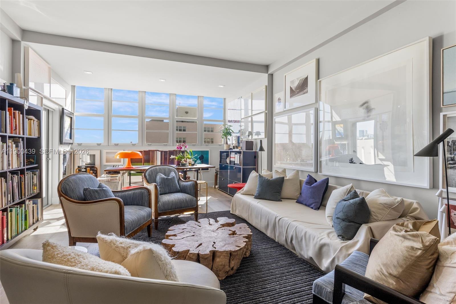 800 West Ave Unit: PH22