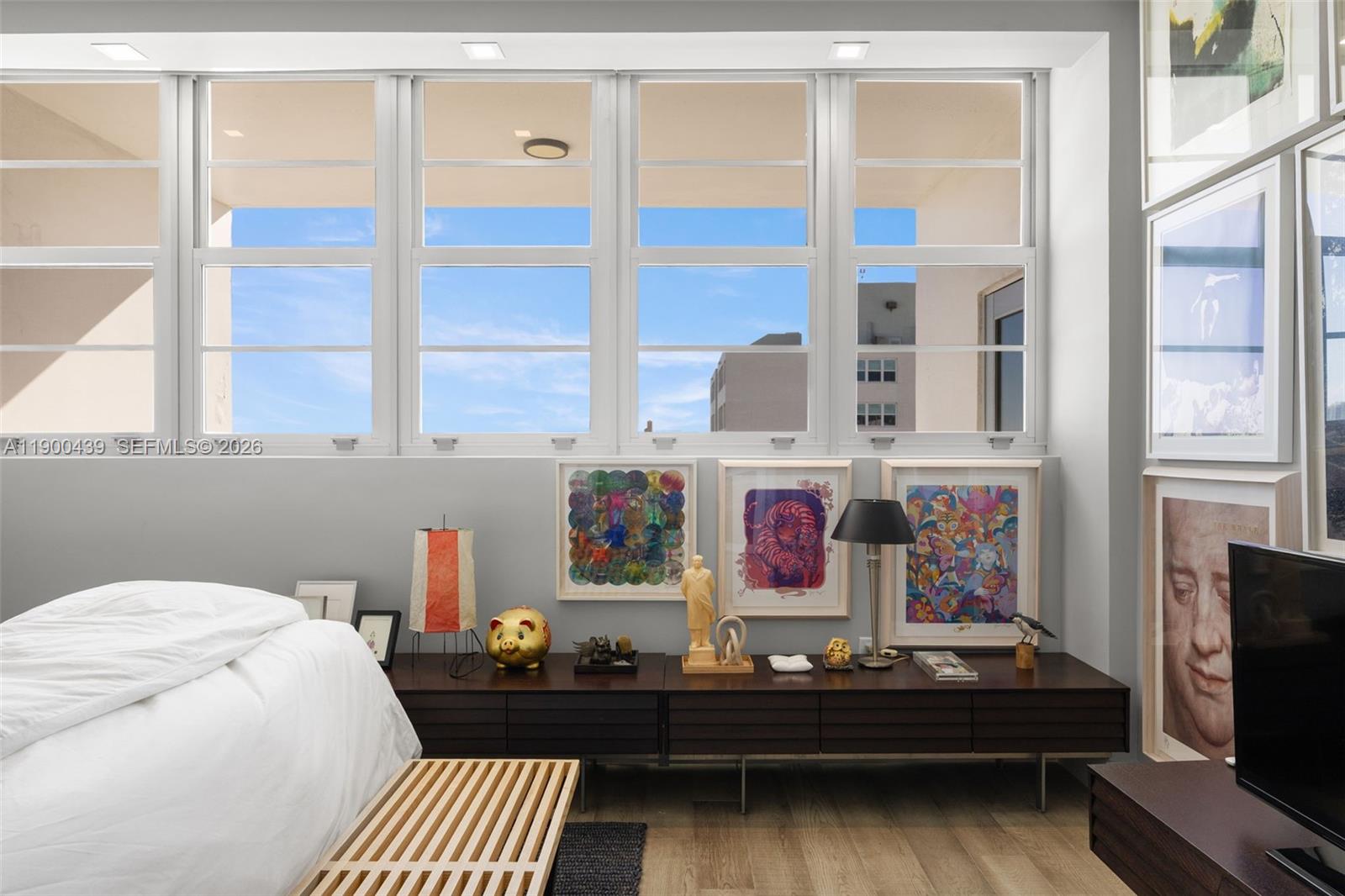 800 West Ave Unit: PH22