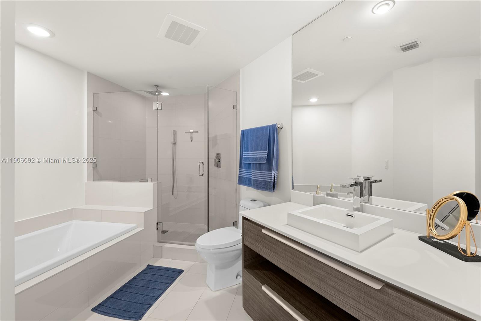 1100 S Miami Ave Unit: 2910