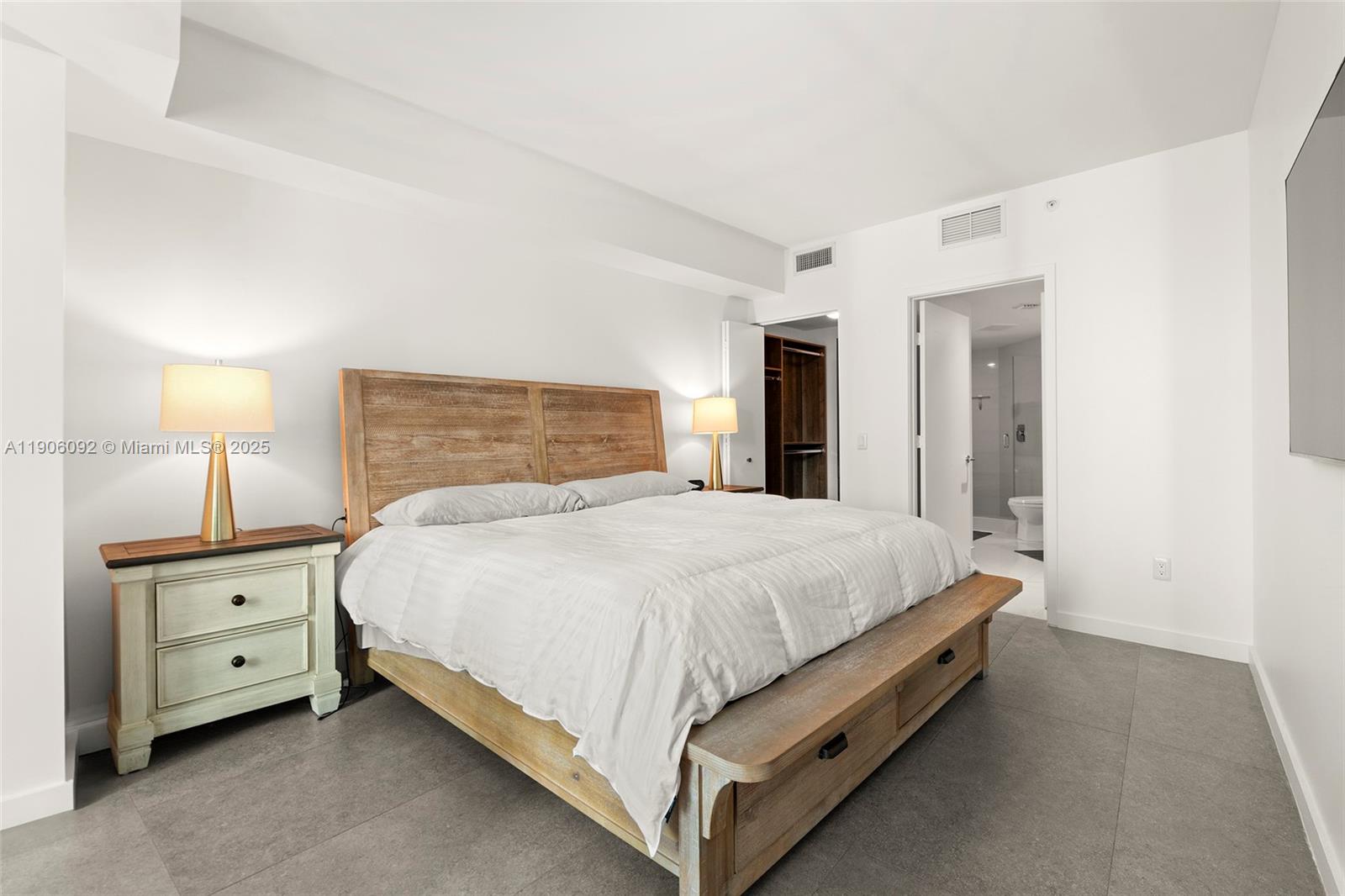 1100 S Miami Ave Unit: 2910