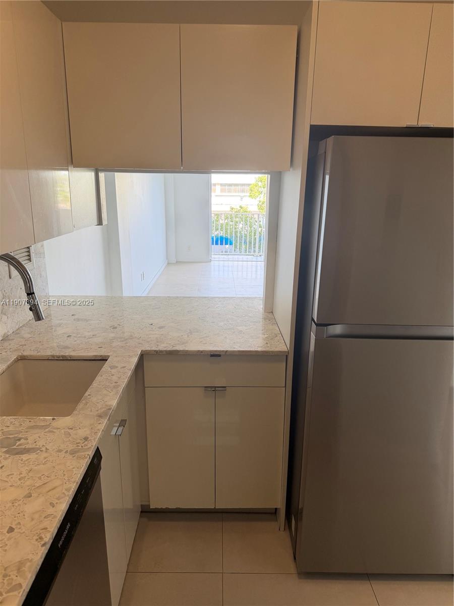 1455 N Treasure Dr # 3D