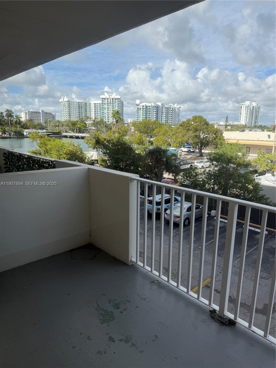 1455 N Treasure Dr # 3D