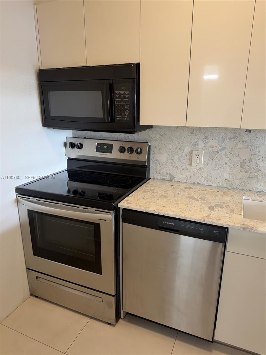 1455 N Treasure Dr # 3D