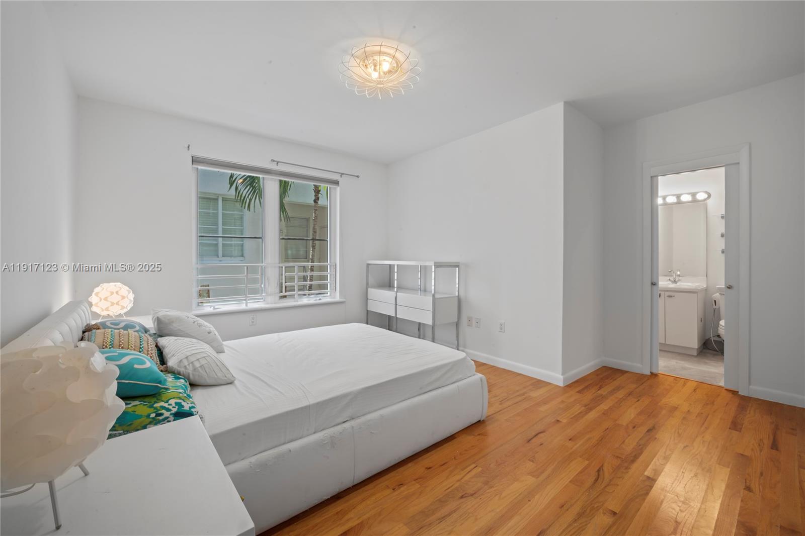 1018 Meridian Ave # 5