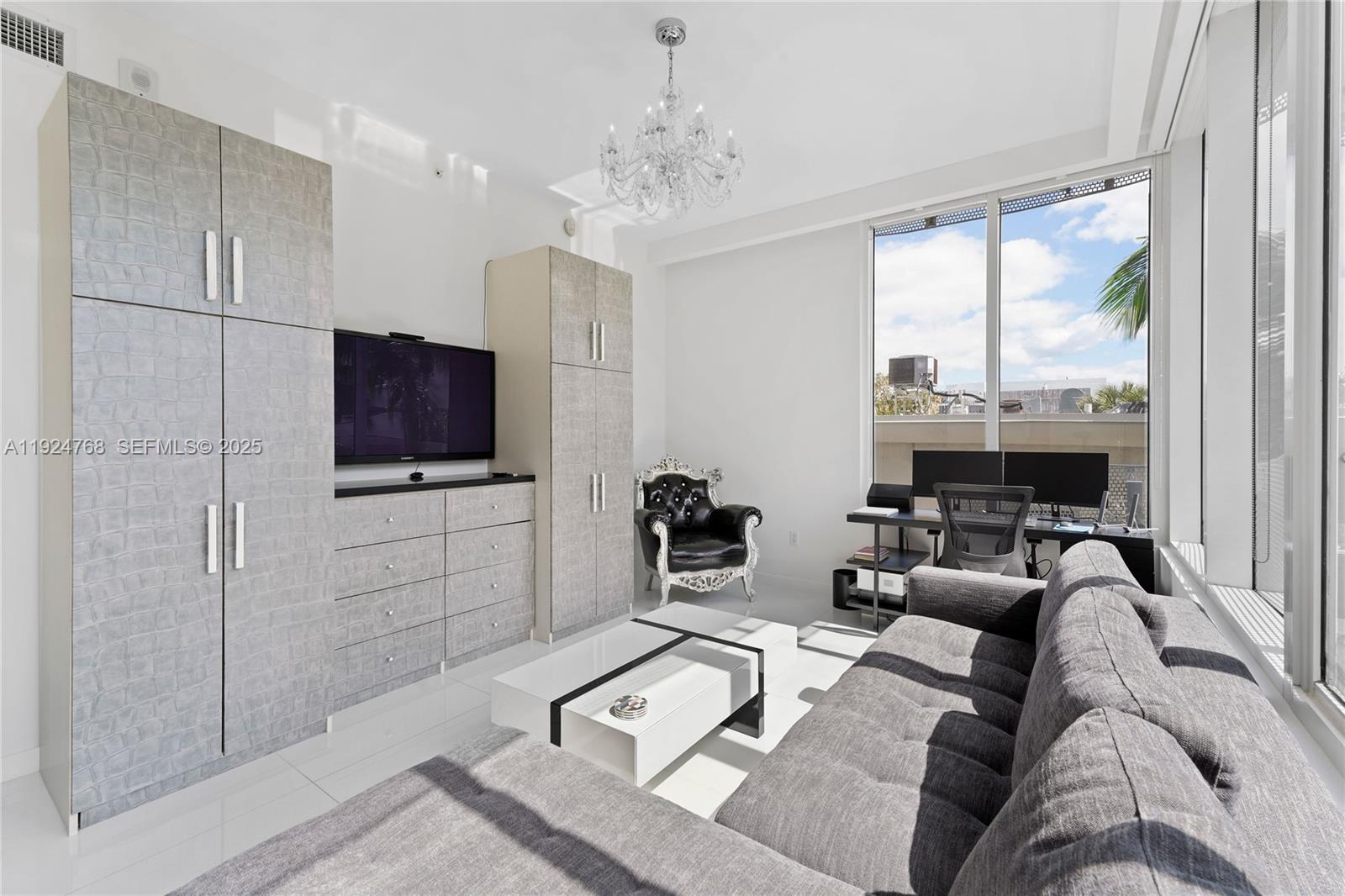 2100 Park Ave # 201