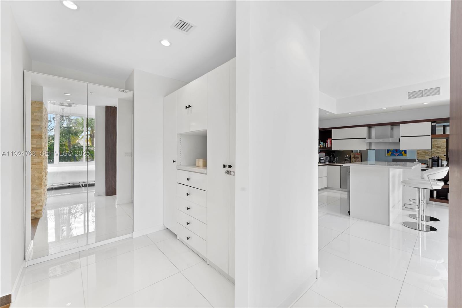 2100 Park Ave # 201