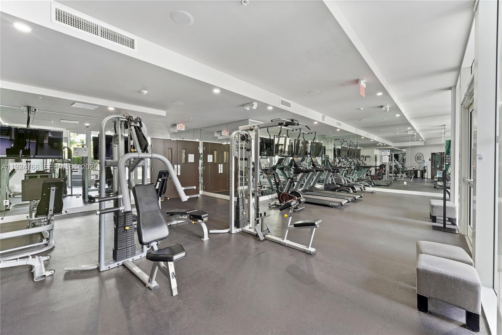 2100 Park Ave # 201