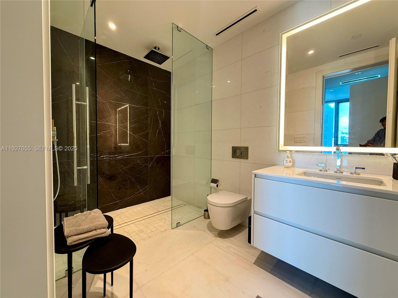 300 Biscayne Boulevard Way # 3308W
