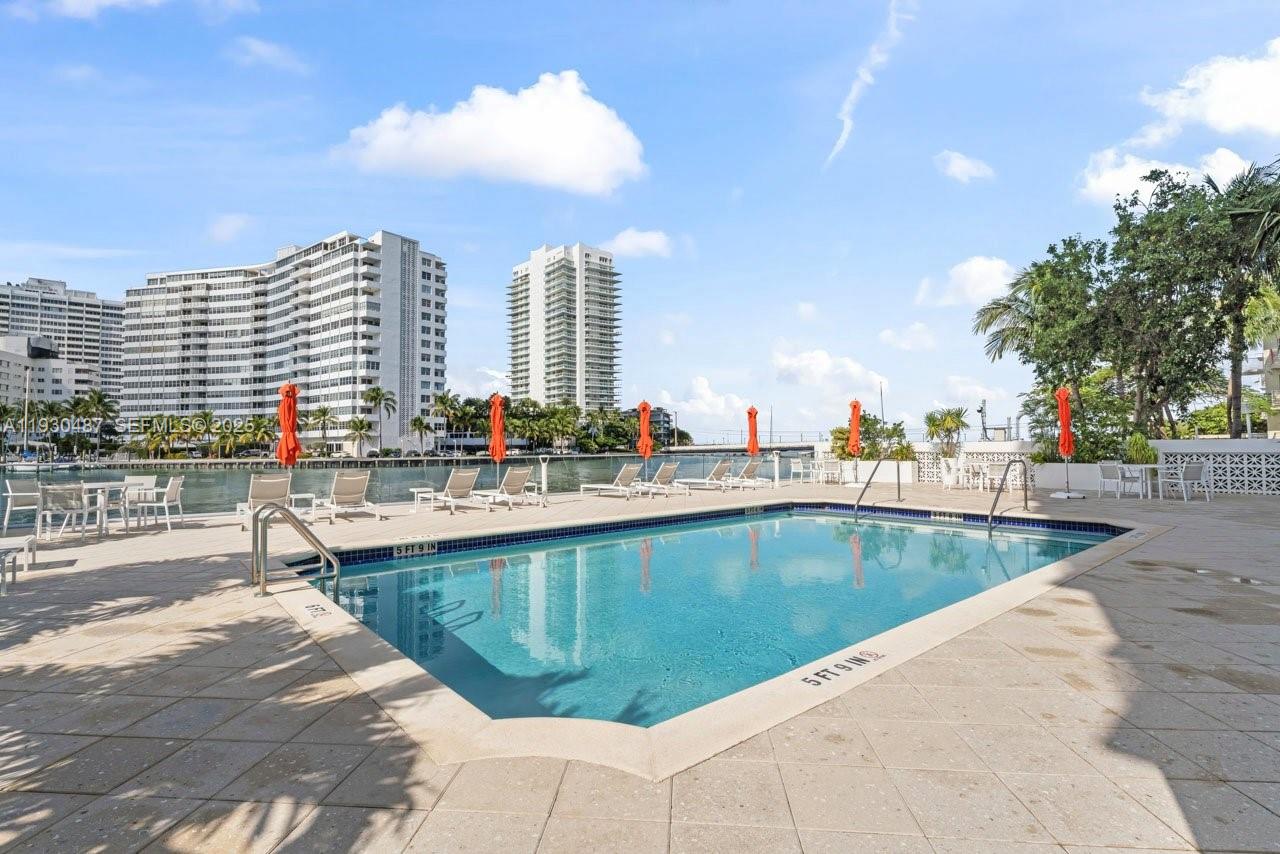 1450 Lincoln Rd # 307