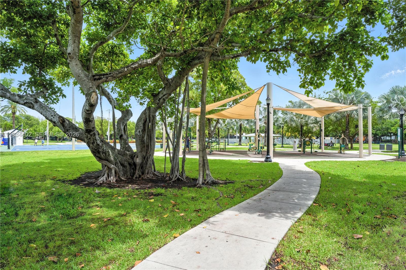 842 Meridian Ave # 2A