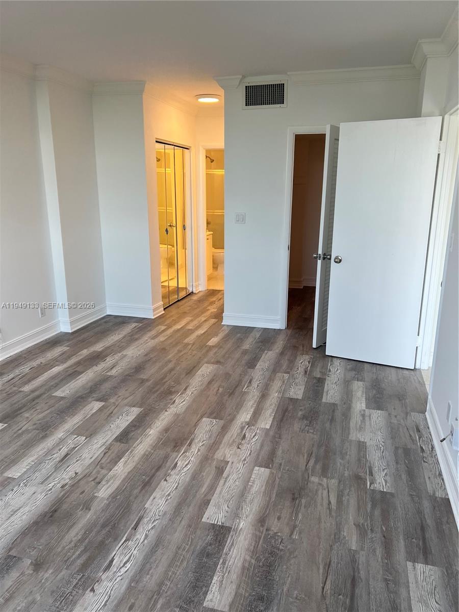 1455 N Treasure Dr # 4P