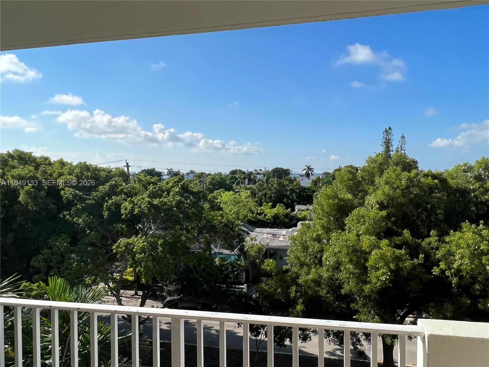 1455 N Treasure Dr # 4P