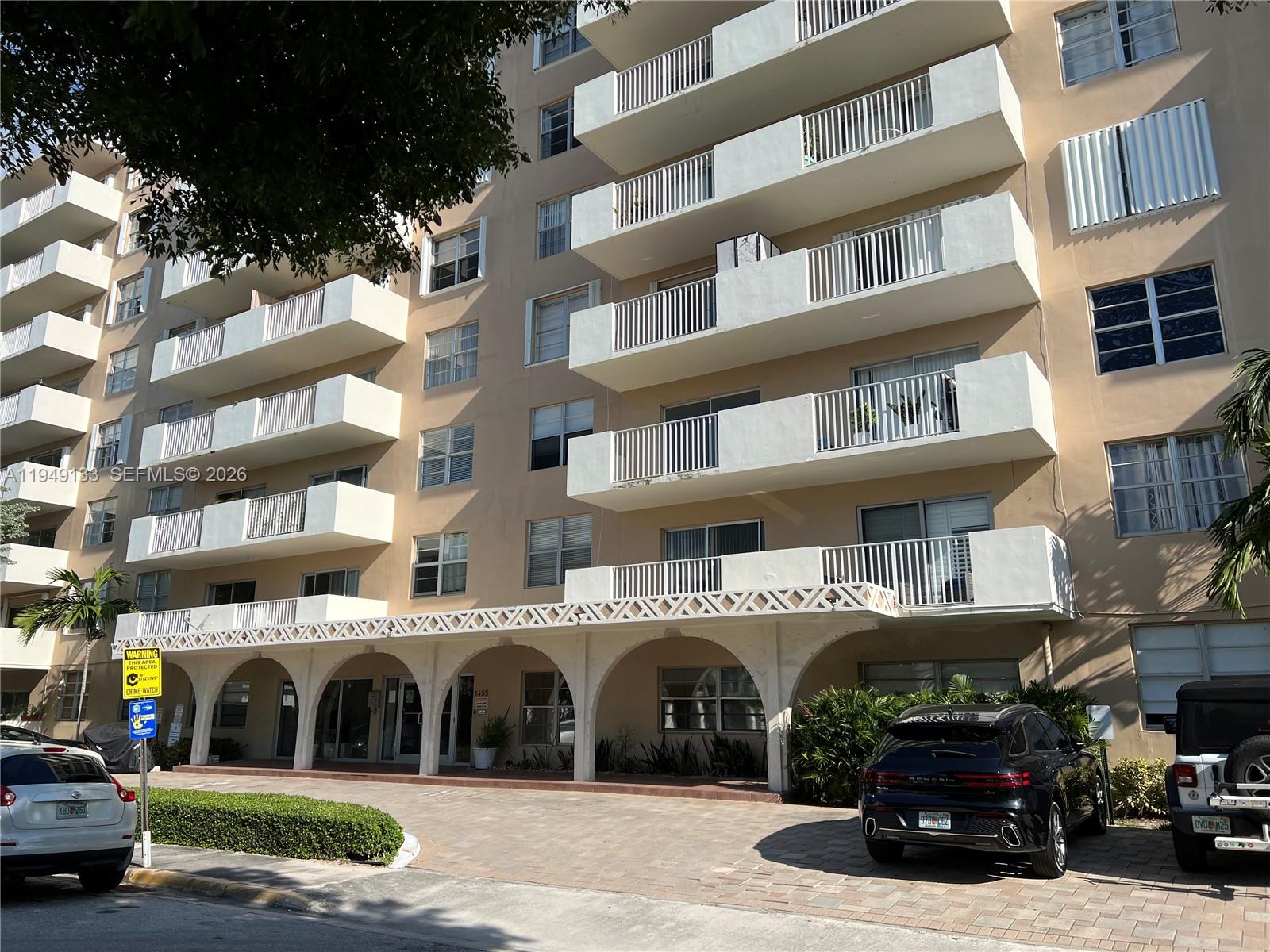 1455 N Treasure Dr # 4P