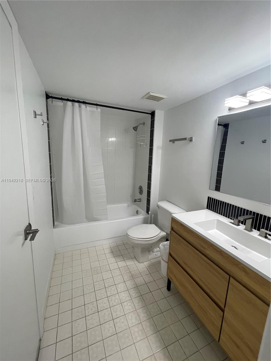 3588 Collins Ave # 404
