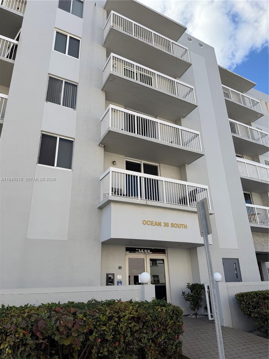 3588 Collins Ave # 404
