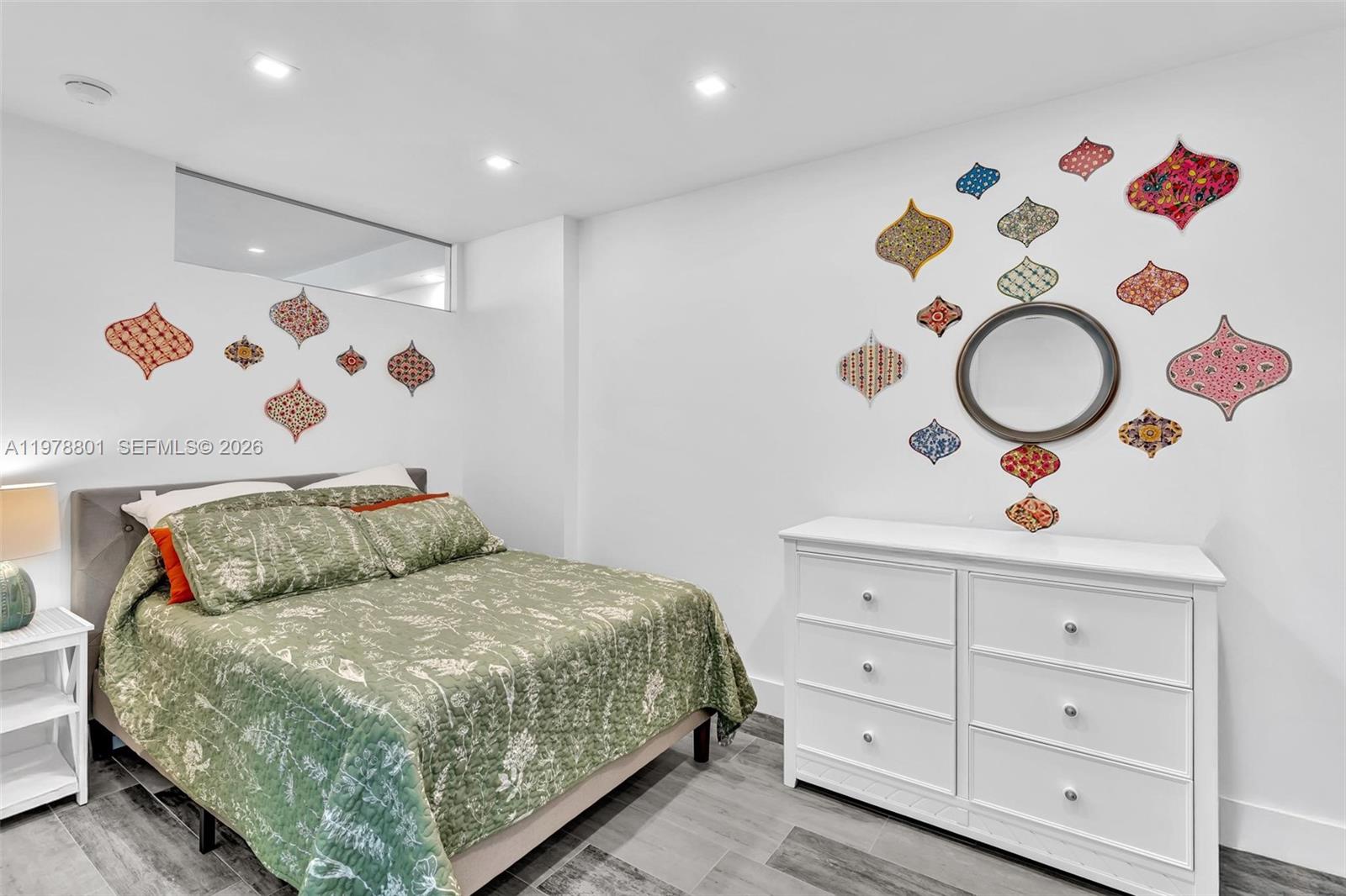 2301 Collins Ave Unit: 1041/42