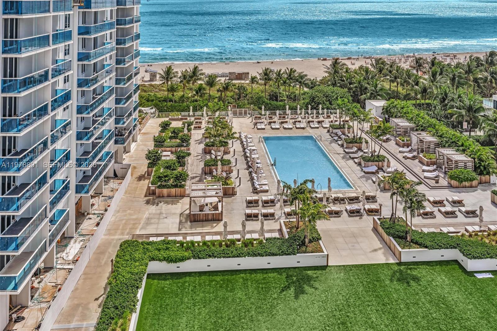 2301 Collins Ave Unit: 1041/42