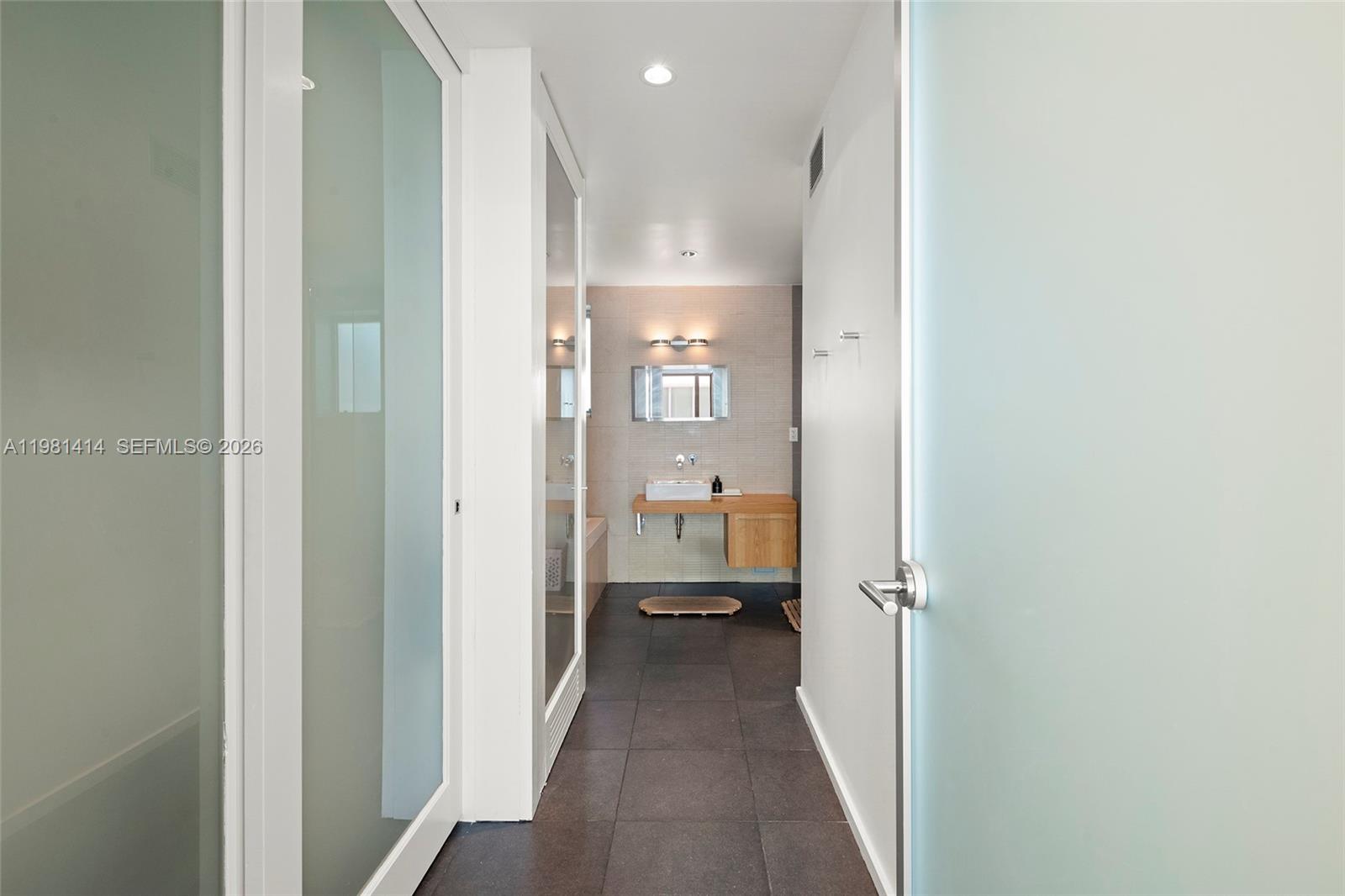 1601 West Ave # 202