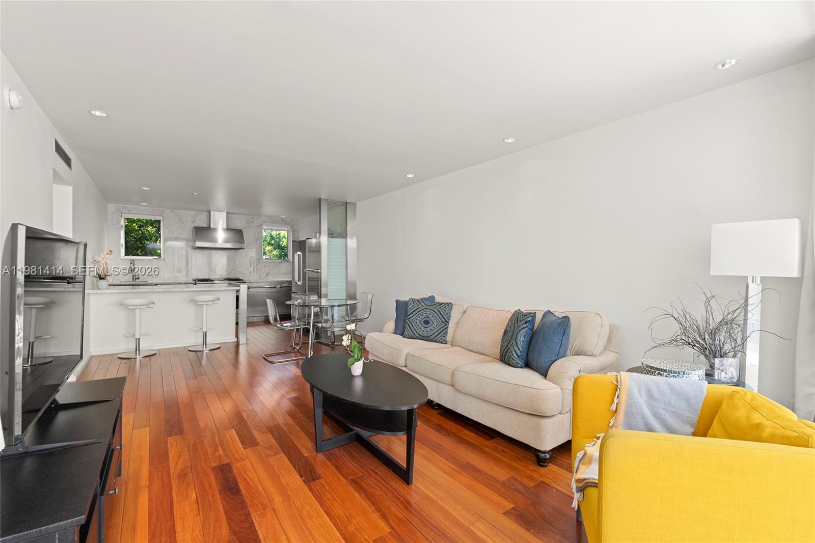 1601 West Ave # 202