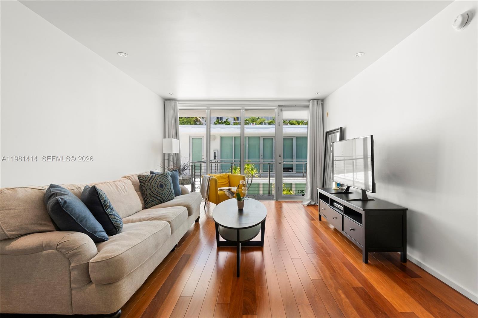 1601 West Ave # 202