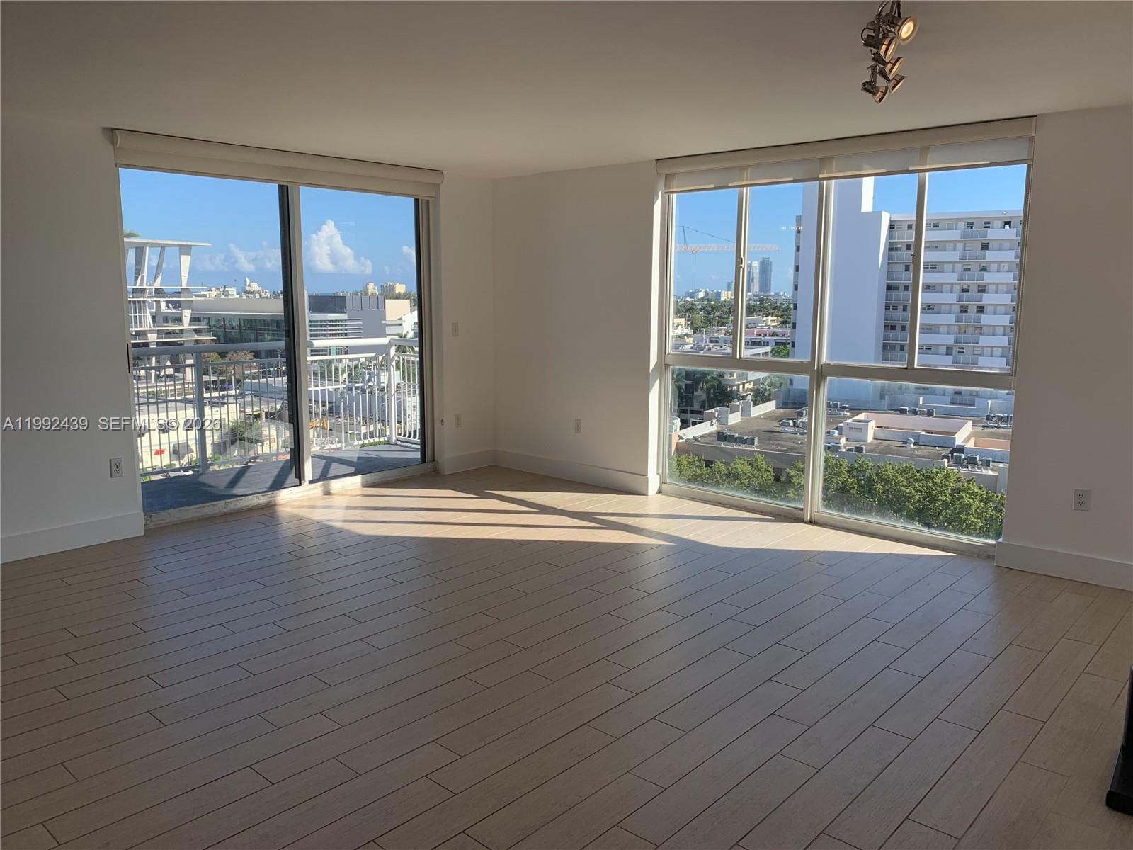 1688 West Ave # 1008