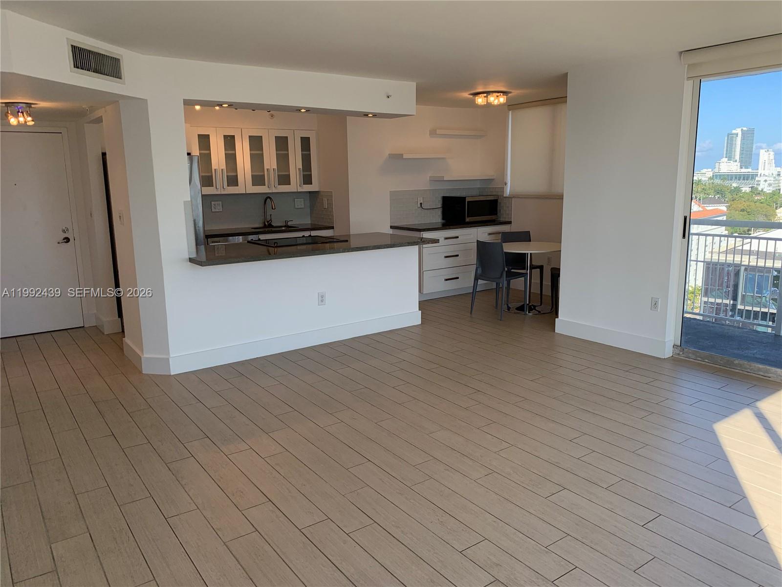 1688 West Ave # 1008