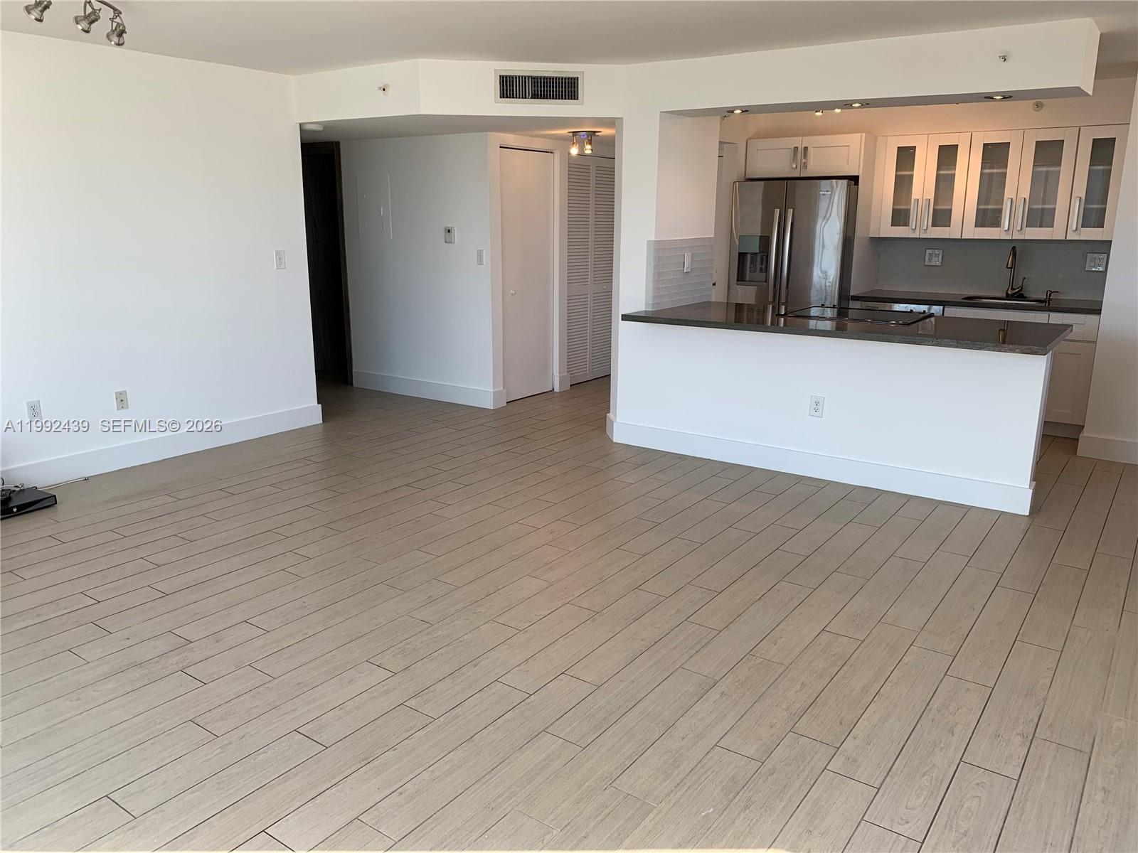 1688 West Ave # 1008