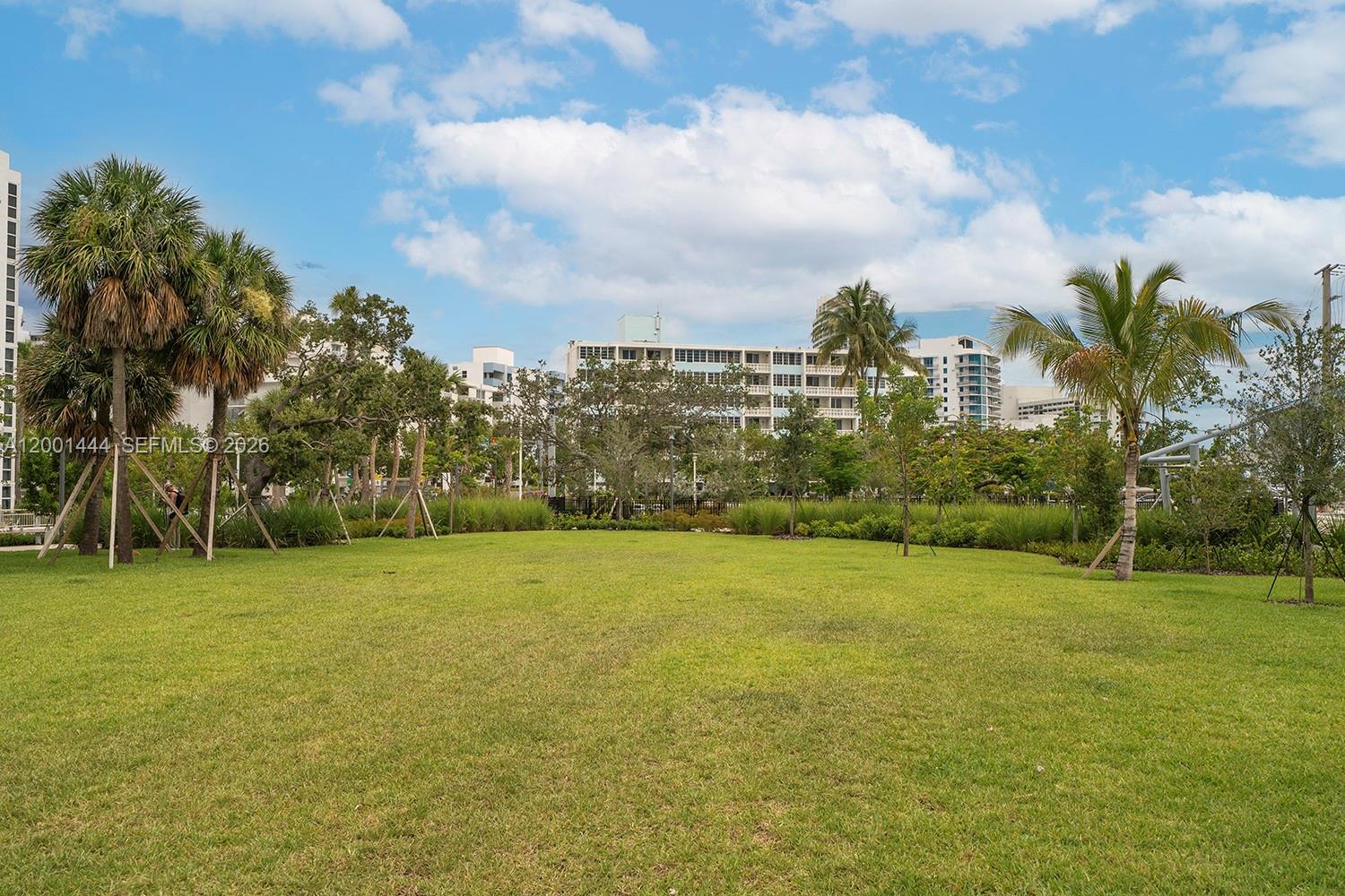 1670 lincoln Ct Unit: PH-E