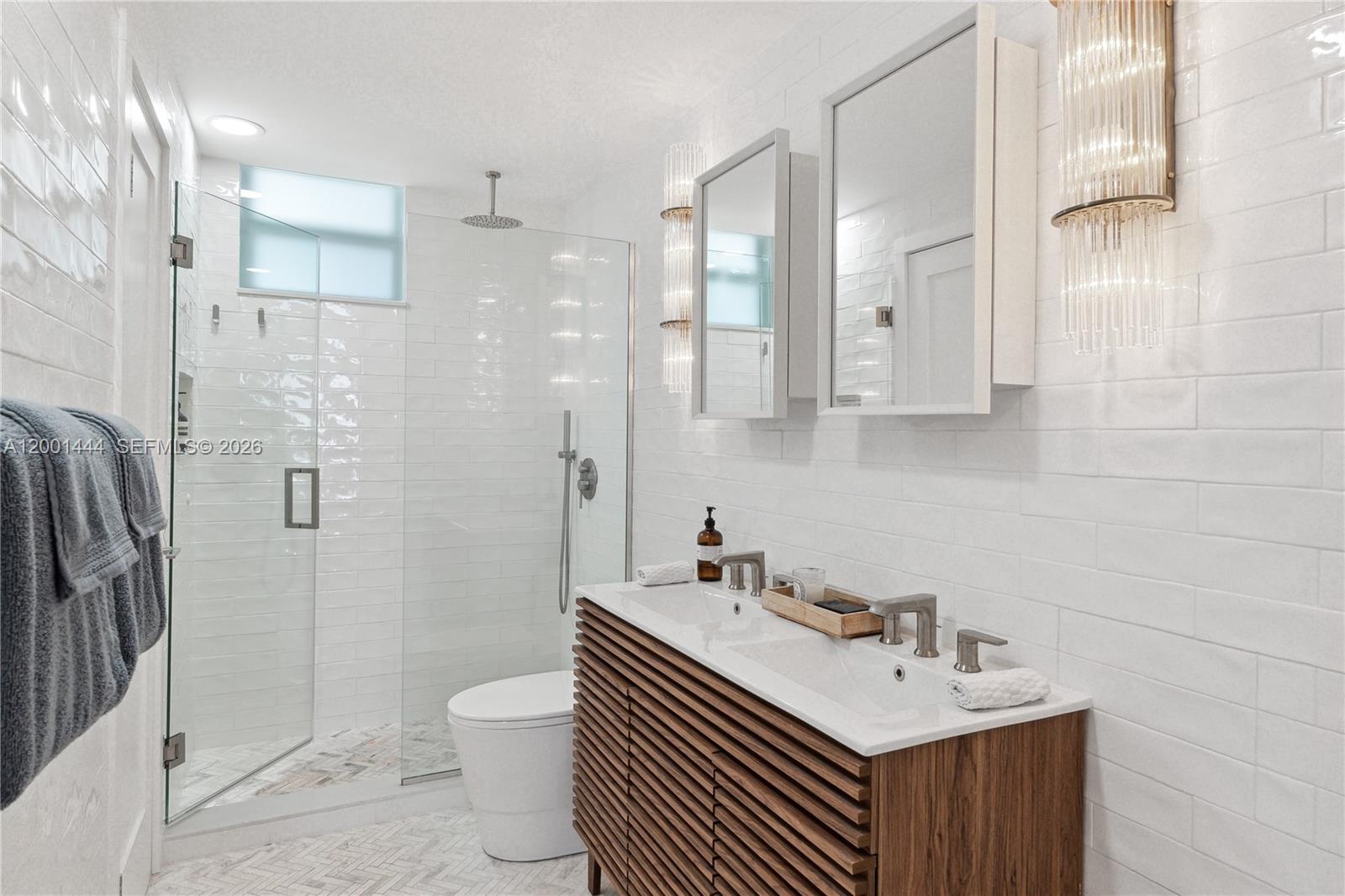 1670 lincoln Ct Unit: PH-E