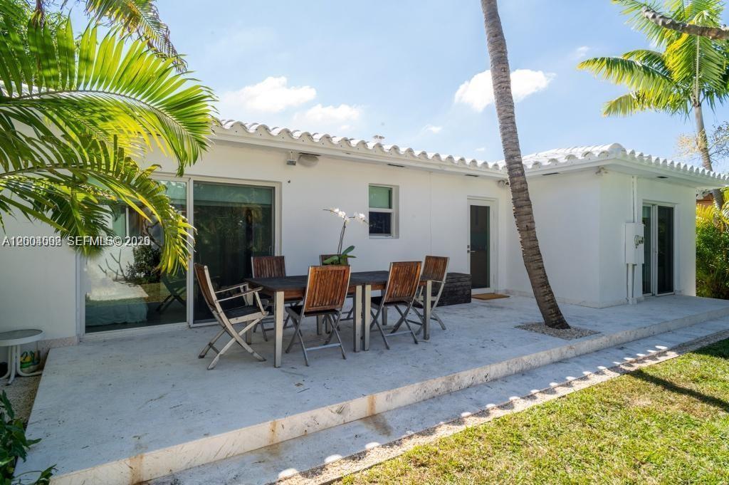 1123 Bay Dr