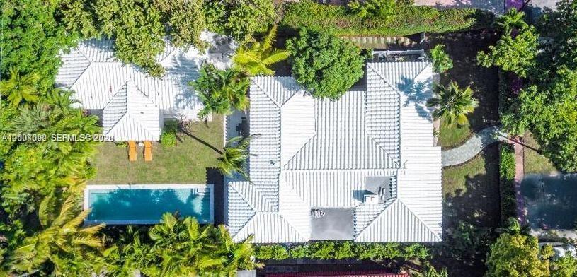 1123 Bay Dr