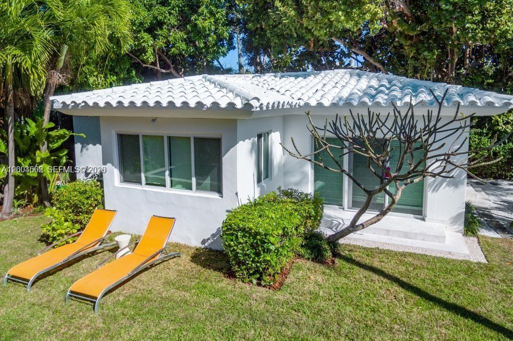 1123 Bay Dr