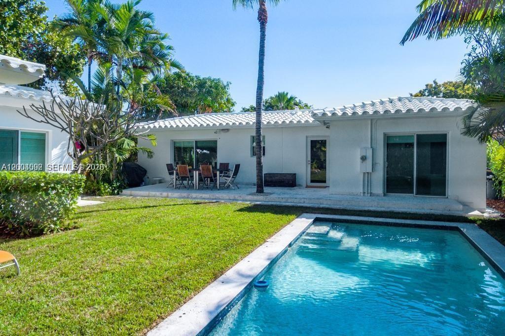 1123 Bay Dr