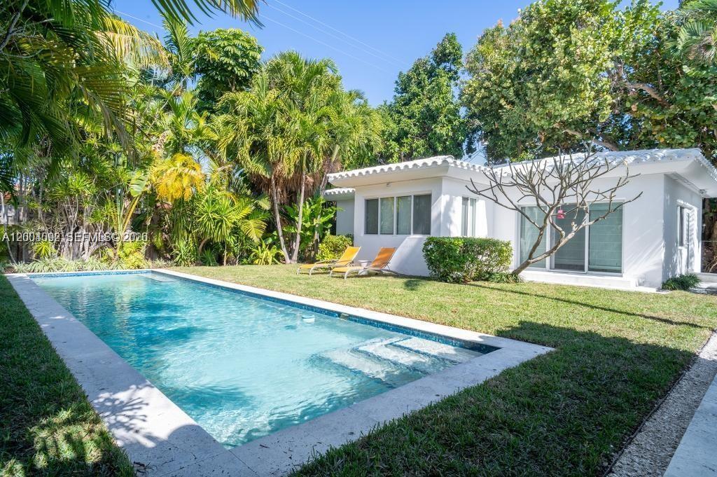 1123 Bay Dr