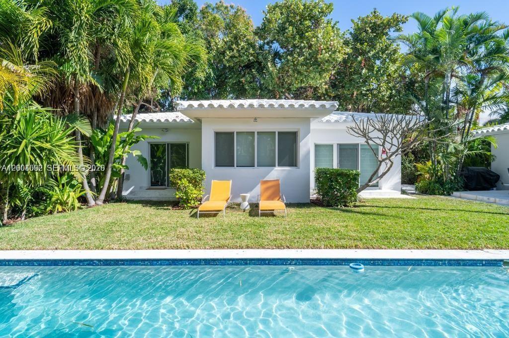 1123 Bay Dr
