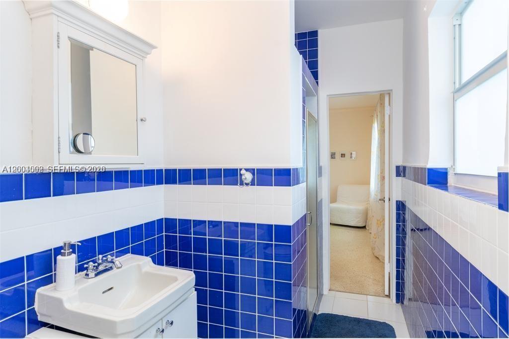 1123 Bay Dr