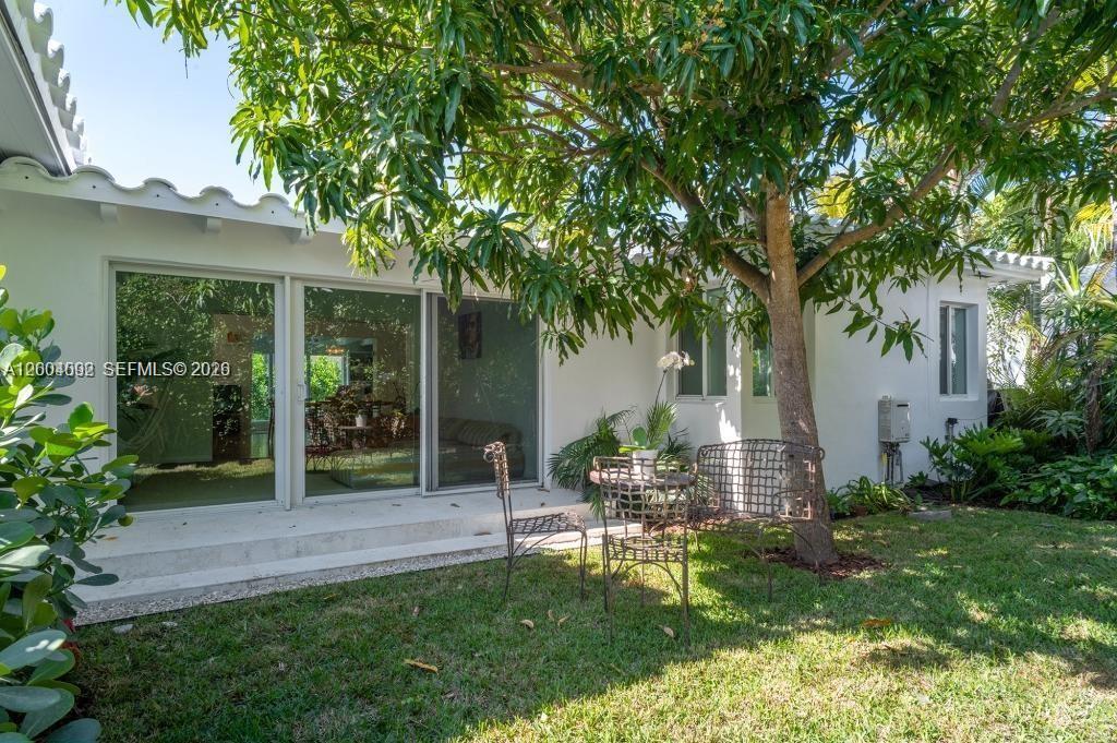 1123 Bay Dr