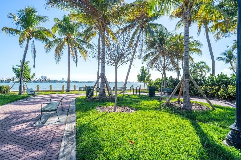 1123 Bay Dr