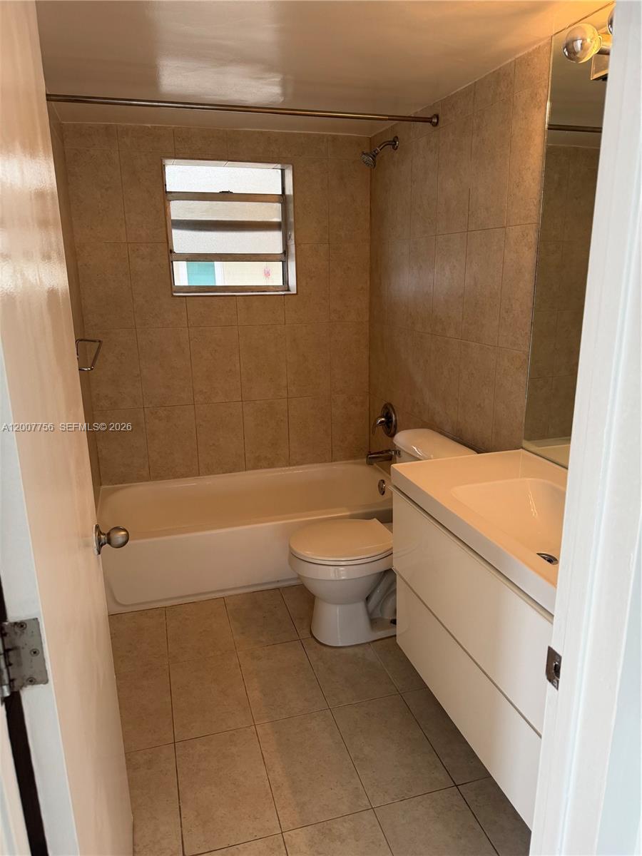 1441 Lincoln Rd # 306