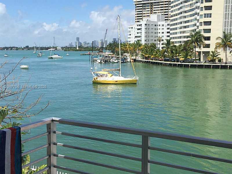 1441 Lincoln Rd # 306