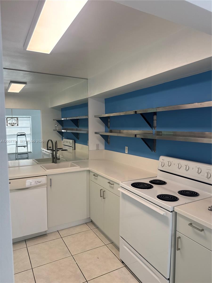 1441 Lincoln Rd # 306