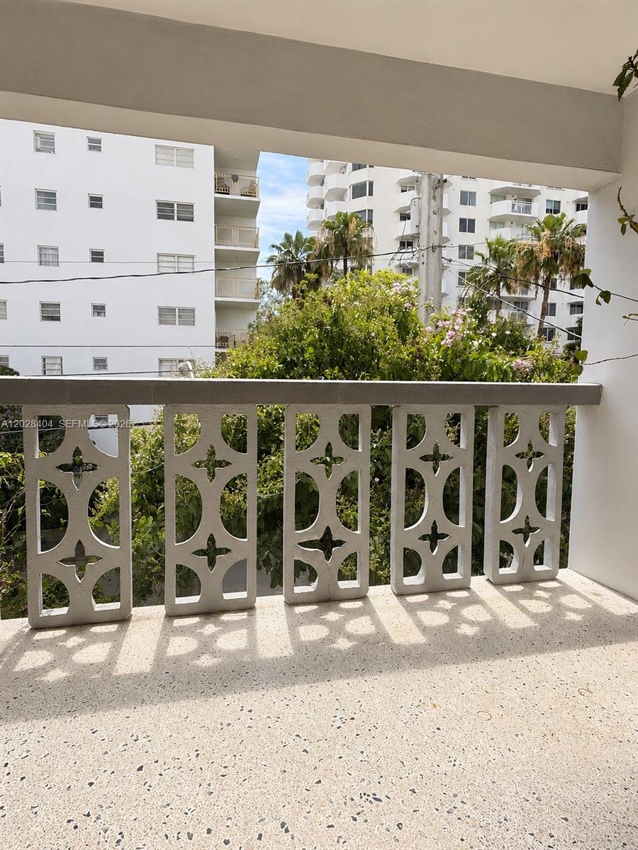1400 Lincoln Rd # 301