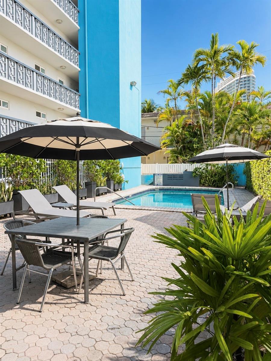 1400 Lincoln Rd # 301