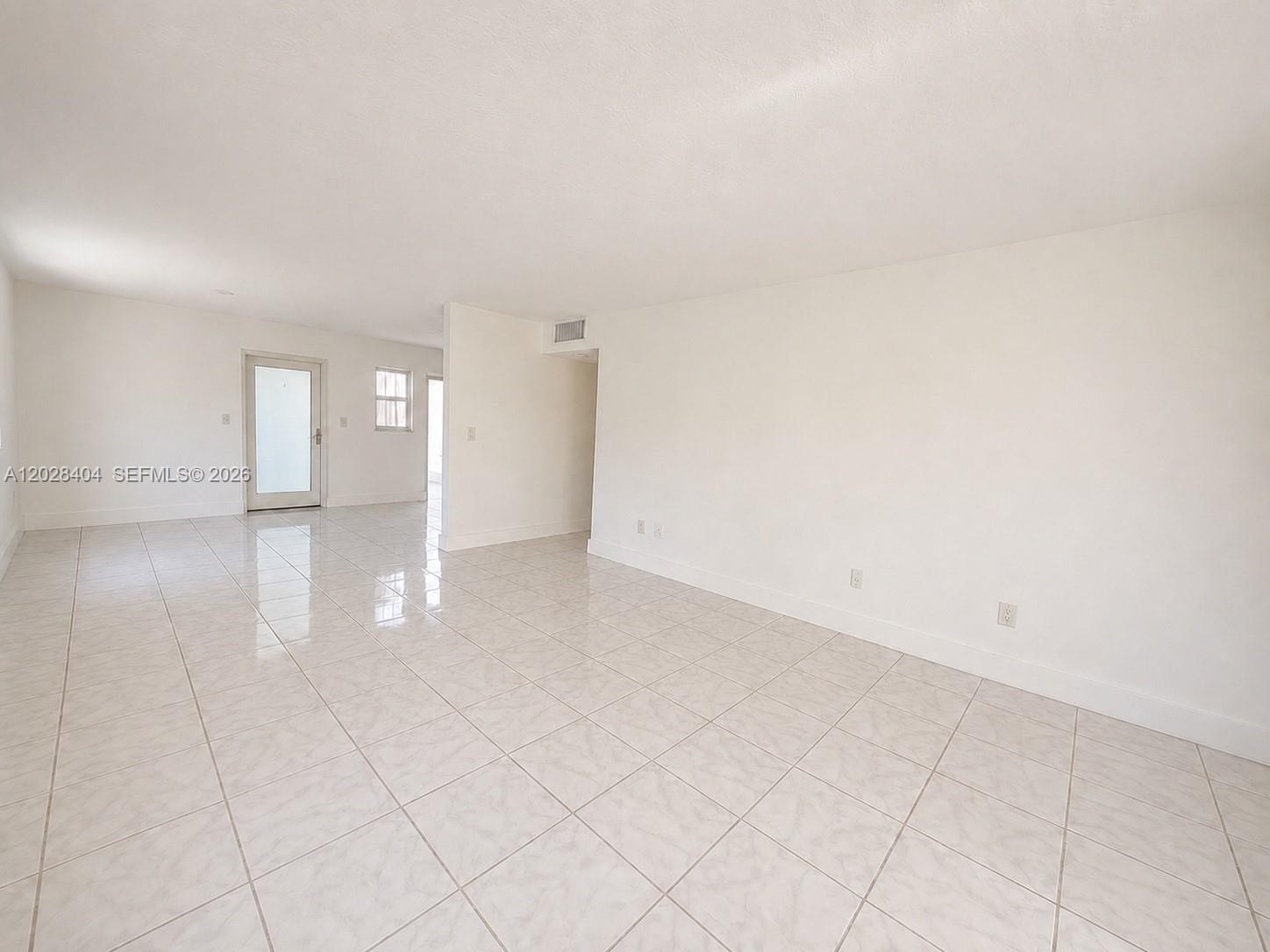 1400 Lincoln Rd # 301