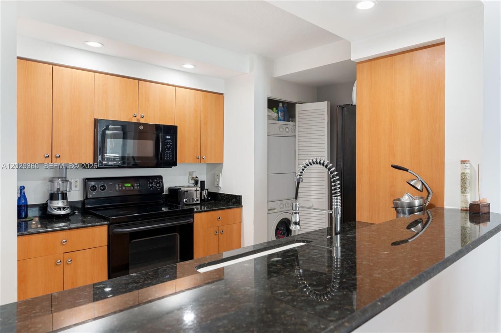 6917 Collins Ave # 607