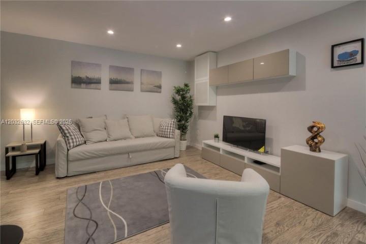 659 Meridian Ave # 10