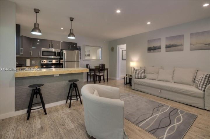 659 Meridian Ave # 10