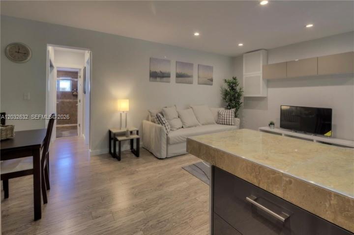 659 Meridian Ave # 10