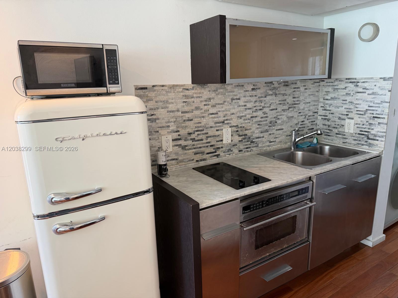 1601 West Ave # 212